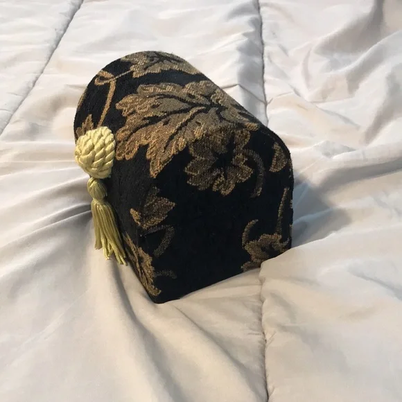 Nick Nack treasure chest or catch-all - Picture 2 of 10